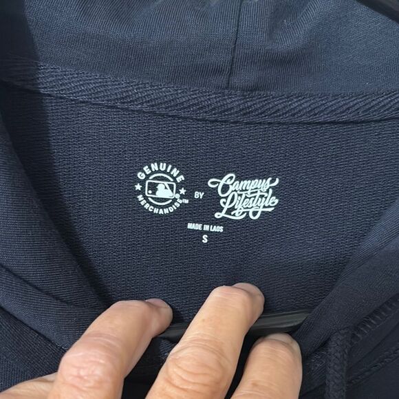 NWT MLB Boston Red Socks Graphic Crop Top Hoodie Size Small - Picture 2 of 8